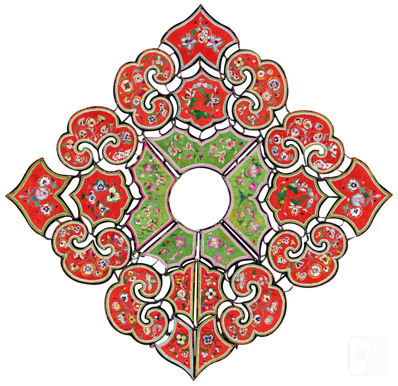 清 四合如意式花蝶纹云肩